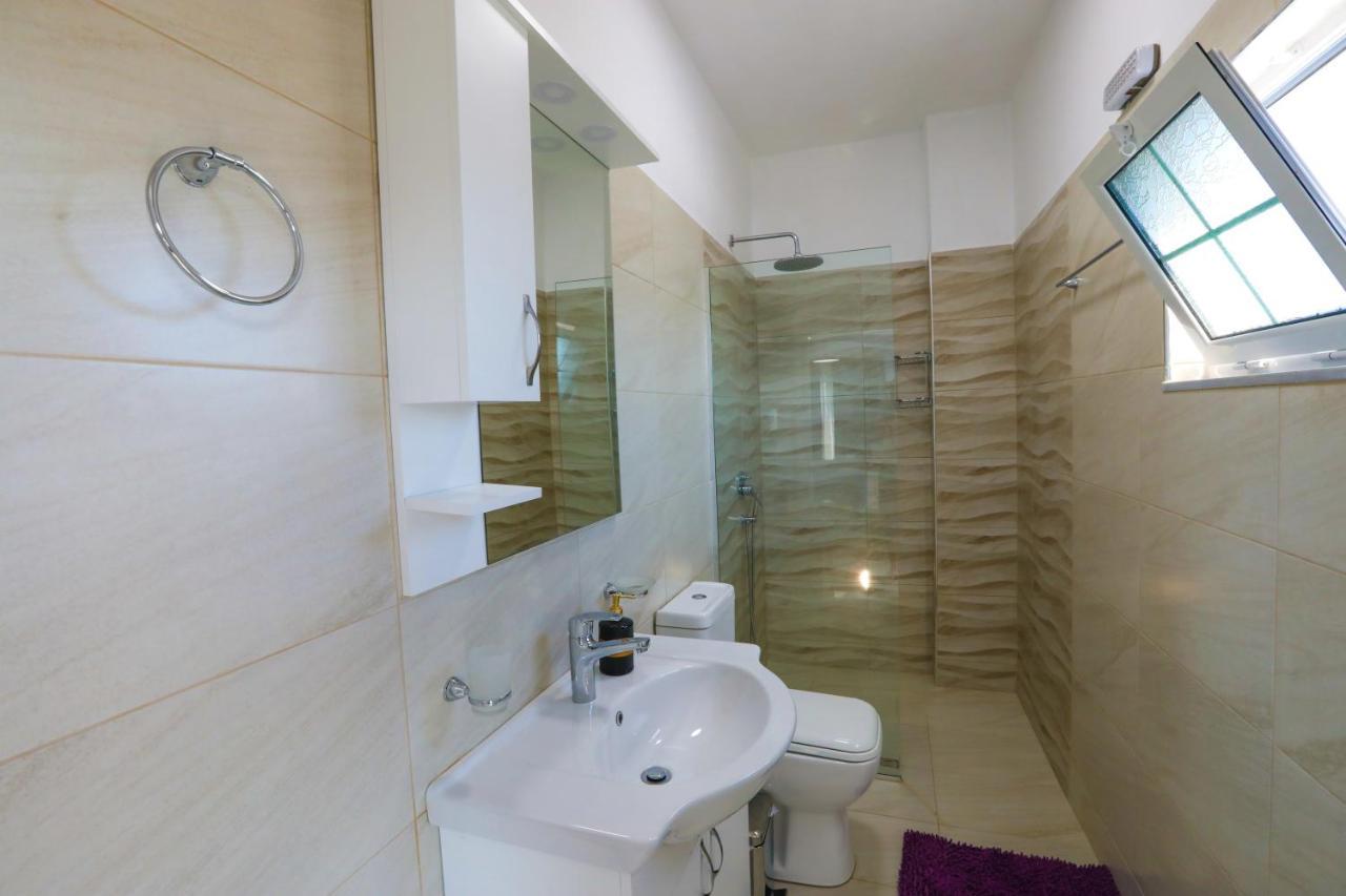 Vila Enxhi Ksamil Exterior foto